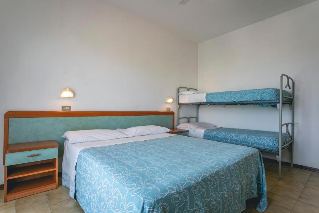 Hotel Del Falco Cervia Exteriör bild
